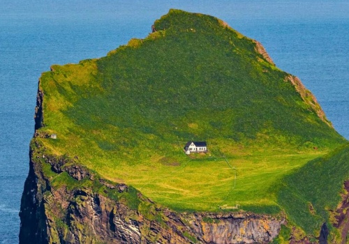 Najbardziej samotny dom na świecie. To nie kryjówka celebrytów. Tak wygląda 