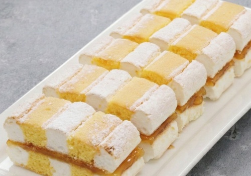 ​Słodki (i niekoniecznie oczywisty) symbol Wiednia. Czym jest Kardinalschnitte?