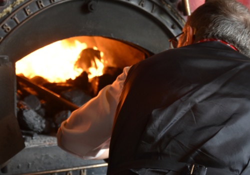 Wiosna na całego, kwitnie smog. Rząd udaje, że kopciuchów nie ma