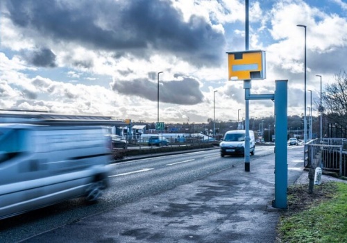 Ten raport studzi mity. Jak fotoradary wpływają na bezpieczeństwo?