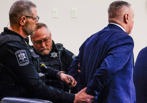 Pierwszy taki przypadek w USA. Ojcu sprawcy strzelaniny grozi 180 lat więzienia