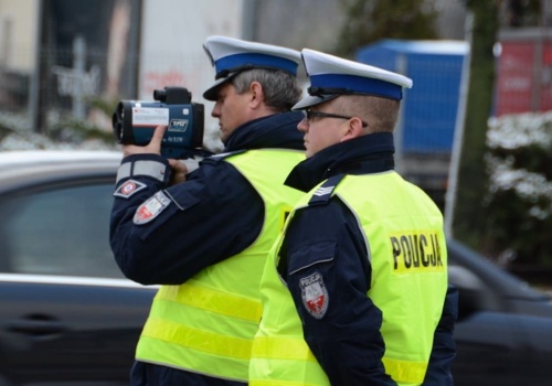 Pędziła Audi 136 km/h, gdzie wolno 50! Kierująca słono za to zapłaciła