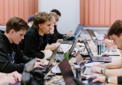 Rzeszów stolicą technologii obronnych. Rusza Hackathon Detect & Defend