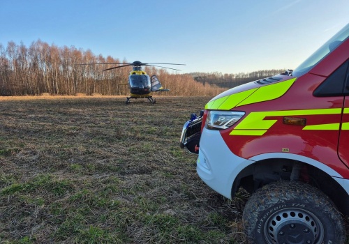 Dramatyczny finał wycinki drzew. W akcji śmigłowiec LPR i liczne służby