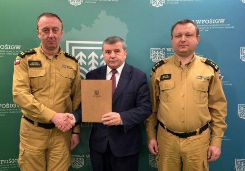 Nowy samochód rozpoznawczo-ratowniczy dla lubelskich strażaków. Podpisano umowę na dofinansowanie