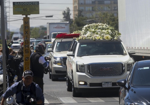 Pogrzeb El Mencho. Narkobaron pochowany w złotej trumnie. WIDEO