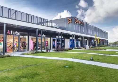 Co stoi za sukcesem parków handlowych? Ekspert wyjaśnia