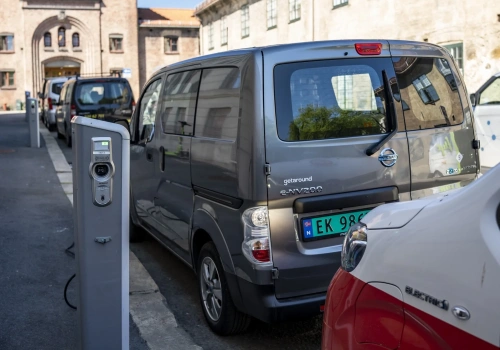 Tesla wraca do gry. Mocne odbicie w Norwegii. We Francji wzrost rejestracji o 55%