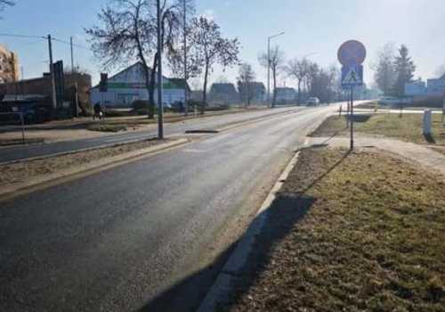 Poranny wypadek na pasach. Twierdził, że oślepiło go słońce