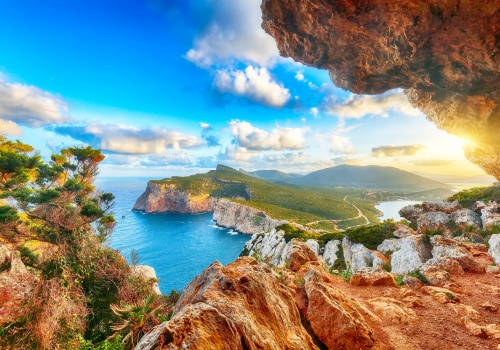 Odkryj plaże, o których inni tylko marzą 🏖️ 🏎️ Sardynia: loty, hotel i samochód za 981 PLN 😍✨