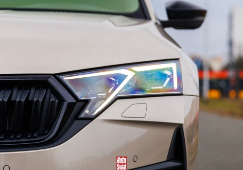 W salonach dużo się dzieje. Są przetasowania. Które auta Polacy kupują dziś najczęściej?