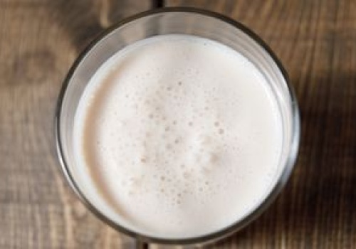 Ile kefiru można wypić w ciągu dnia? Mało kto się nad tym zastanawia, a to wpływa na jelita