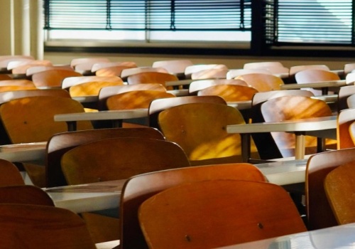 Płacą ponad 50 tys. zł rocznie i jeszcze muszą oddać 800 Plus. Dramat rodzin z prywatnej szkoły