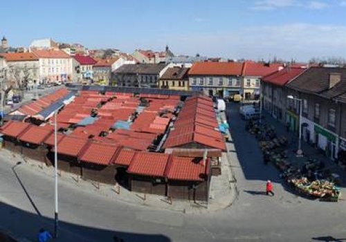 Burek w Tarnowie traci klientów. Czy targowisko ma jeszcze przyszłość?