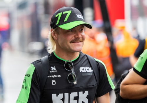 Valtteri Bottas rozpocznie sezon F1 2026 od kary sprzed 15 miesięcy