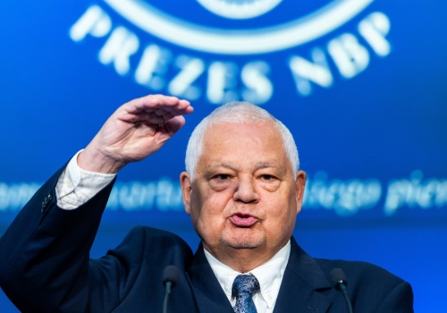 Stopy procentowe znów w dół. Spadną raty kredytów