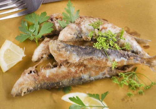 Ta ryba wspiera mózg, serce i mocne kości. Jedz przynajmniej raz w tygodniu