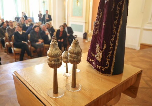 Niemcy ukradli, Polacy oddają