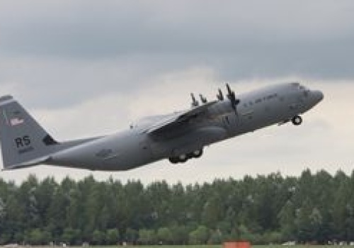 Indie finalizują przetarg. Chcą nowych samolotów transportowych