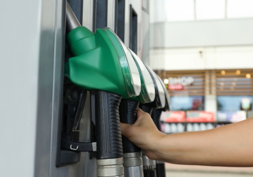 Ceny paliw w górę, za tyle teraz tankują Polacy. Kierowcy obawiają się coraz wyższych podwyżek