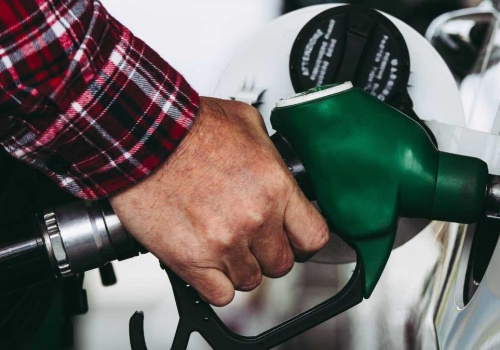 Tak tankuje większość kierowców. Naprawa uszkodzonego układu to tysiące