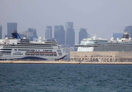 Turyści utknęli na statkach w Zatoce Perskiej. 