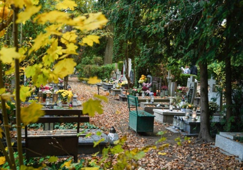 Zmiany w cenniku usług cmentarnych. Poszczególne stawki wzrosną o około 39%.