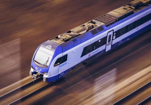 Wypadek na stacji kolejowej. 17-latek walczy o życie