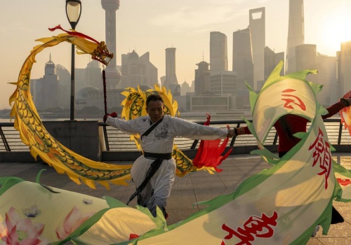 Chiny mają się rozwijać zdecydowanie wolniej. Stawiają na AI, bezpieczeństwo, reformę finansów i samowystarczalność technologiczną