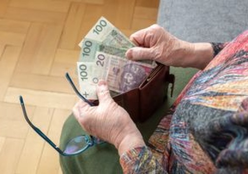 Emeryci o trzynastych emeryturach. Mówią, na co wydają te pieniądze