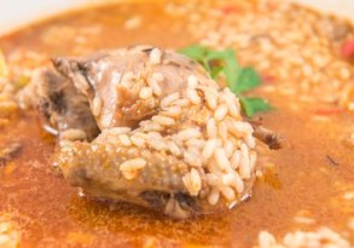 Moja babcia gotowała zupę pomidorową na tym mięsie. Do dziś pamiętam tę delikatność i smak