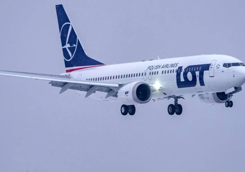 Samolot PLL LOT pilnie zawrócił do Warszawy. 