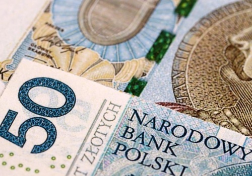 Złoty pod podwójną presją. Frank niemal rekordowo mocny