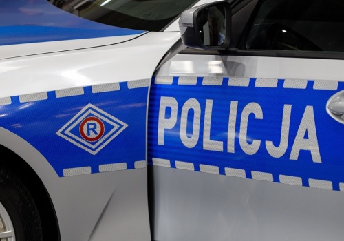 Przyjechał autostopem na „zakupy”. Ze sklepu uciekał z pełnym wózkiem… kapsułek do prania