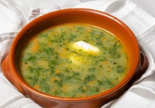 Babcia gotowała na przednówku. Chwasty z ogrodu i resztki z piwnicy syciły na długo