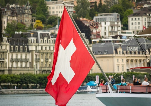 Bezpieczeństwo w cieniu niedoinwestowania. Dlaczego bogata Szwajcaria oszczędza na służbach?