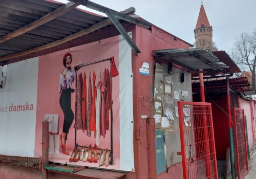 Schron - parking pod miejskim targowiskiem w Legnicy?