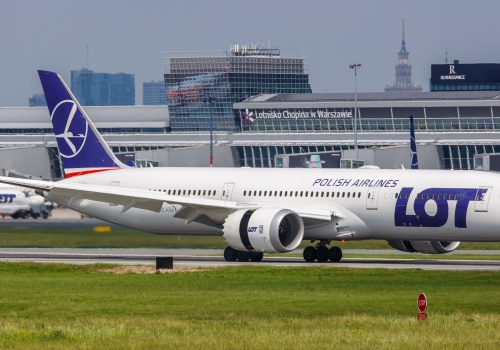 Pilny komunikat LOT. Zorganizuje turystom powroty ze Sri Lanki i Malediwów