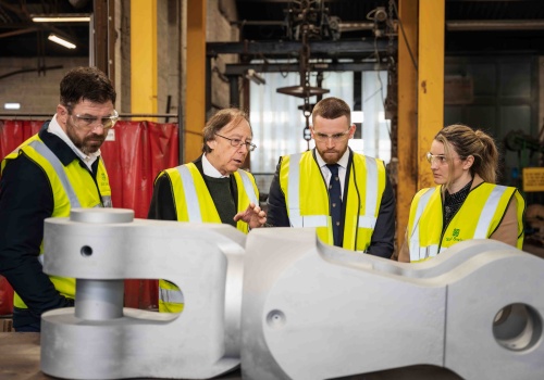 Brytyjskie władze wspierają morski local content. Rodzime firmy zbudują największe od dekad kotwice dla Royal Navy