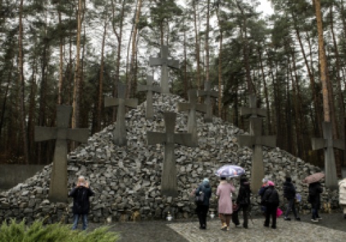 W Bykowni polska delegacja oddała hołd ofiarom zbrodni katyńskiej