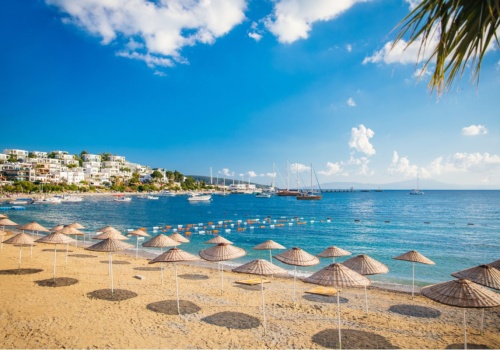 Czy 2 ulubione urlopowe kierunki Polaków są bezpieczne? MSZ: „Nie siejmy paniki wśród ludzi, którzy chcą normalnie odpocząć”