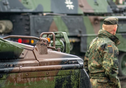 Pobór w Niemczech: Uczniowie opuścili lekcje i wyszli na ulice. Protesty w 90 miastach