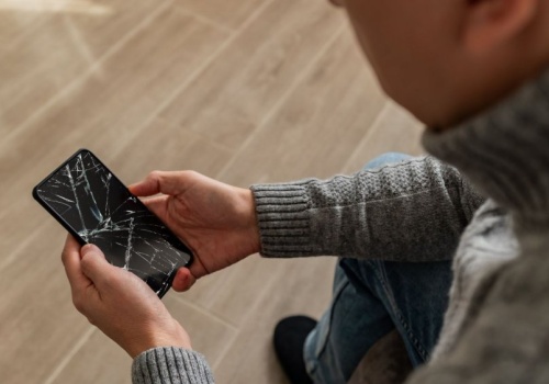 Psujesz telefon i nawet o tym nie wiesz. Unikaj 7 głównych i głupich błędów