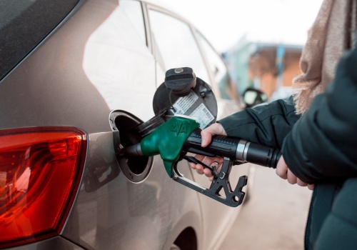 Kierowcy bronią się przed galopującymi podwyżkami paliw i... dostają wysokie mandaty. Nawet do 3000 zł przy dystrybutorze