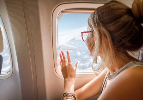 Podróż samolotem a nieprzewidziane sytuacje – jak przygotować się na wszystko