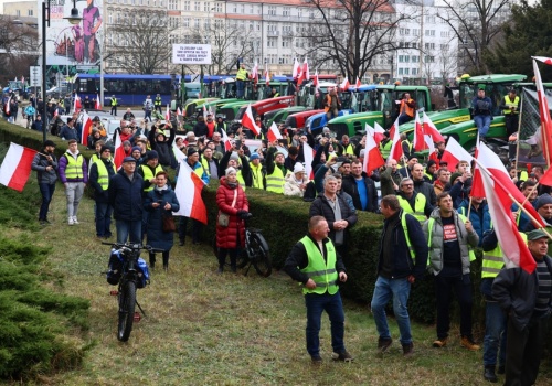 Te grupy pracowników mogą zapomnieć o strajku w 2026 roku. Nie wolno im