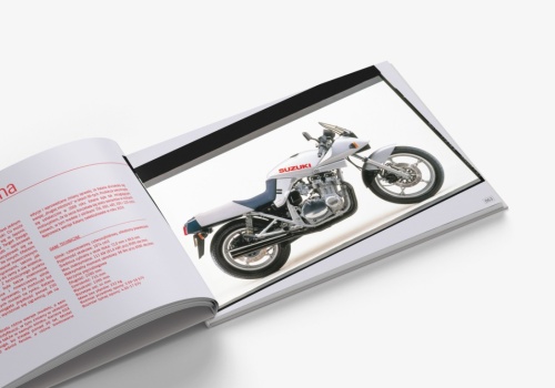 Suzuki wydało album o historii swoich motocykli. Dostaniesz go przy odbiorze nowej maszyny