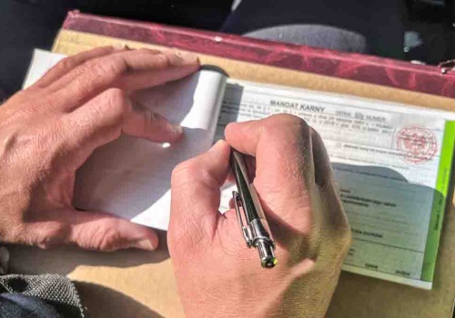 Zielona Góra. Pijany przewrócił się na hulajnodze elektrycznej, słono go to kosztowało