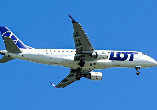 Rusza samolot LOT z ewakuowanymi Polakami. W tym miejscu można oglądać jego trasę