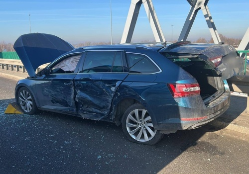 Kolizja na moście. Utrudnienia w ruchu